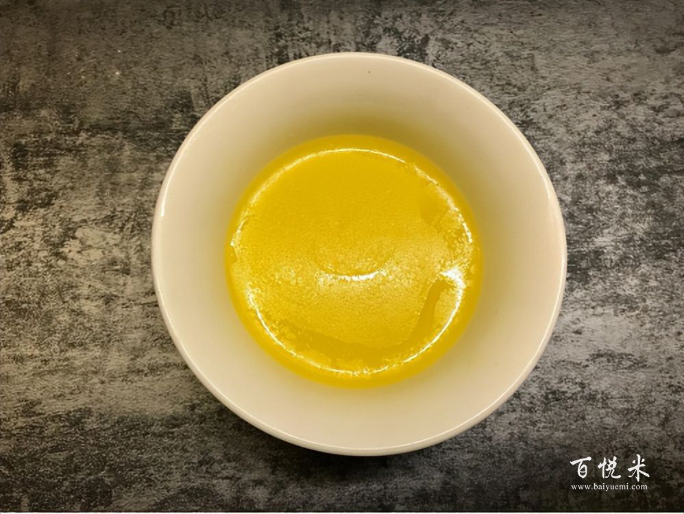 有簡(jiǎn)單又好看的紙杯奶油小蛋糕，聚會(huì)必備